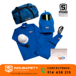 Trabajador con kit de protección anti arco Stanco en subestaciones eléctricas